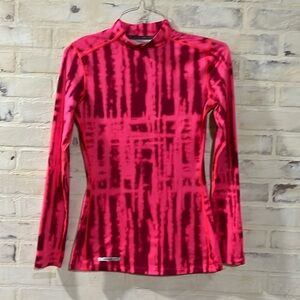 H.  Like New Pink Under-Armour Active Wear Top. SM